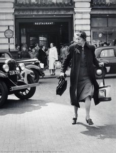 Traffic Dodgers, Piccadilly Circus, London — David Moore