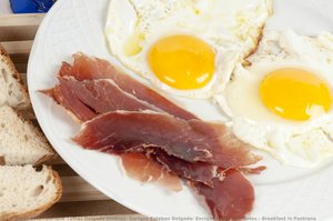Breakfast In Pastrana — Enrique Tomás Delgado Jiménez, Enrique Esteban Delgado, Enrique Delgado Montes