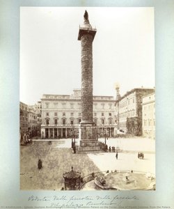 Piombino Palace on the Corso: view of Piazza Colonna, from the Palace