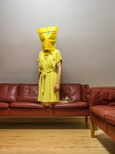 One Minute Sculpture. Museum Bag — Elina Brotherus