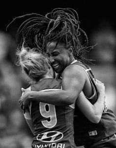 Aflw 2017 Grand Final - Brisbane V Adelaide — Michael Andreas Willson, Contemporary Realism