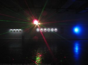 Sala Expositiva, La Coleccionista De Luces — Francis Naranjo