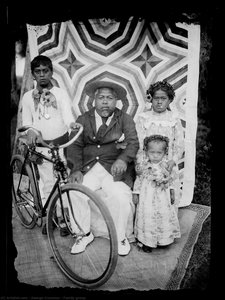 Family Group — George Crummer, Early Photography