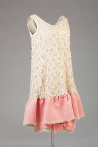 Short Transformative Evening Gown — Cristóbal Balenciaga Eizaguirre