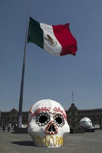 Cráneo Con Bandera — Colectivo Última Hora And Juan Vázquez Morales