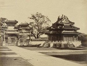 Imperial Winter Palace Pekin — Felice Beato