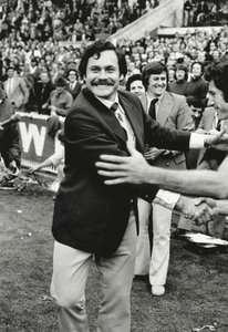 Ron Barassi — Reynolds Mark Ellis