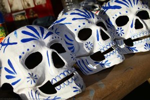 Máscaras De Calavera — Colectivo Última Hora And Juan Vázquez Morales