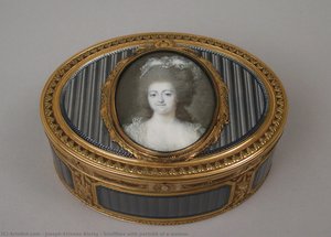 Snuffbox With Portrait Of A Woman — Joseph Etienne Blerzy