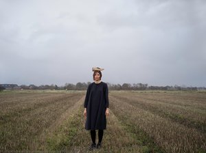 One Minute Sculpture. Shoe Föhr Evening — Elina Brotherus