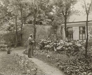 Gustav Klimt in the garden of his\nstudio