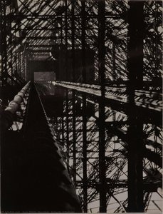 Schacht, Eiffelturm — Anna Sibilla Sternfeld