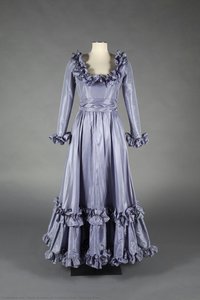 Evening Dress — Óscar Arístides De La Renta Fiallo, Romanticism