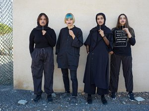 L'avant Garde Se Rend Pas — Elina Brotherus