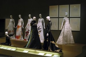 Ralph Rucci: The Art of Weightlessness Installation View