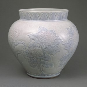 Flower Vase With Engraved Floral Design,crackled White Glaze — Itaya Kashichi