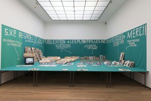 Présentoir: Les Plaintifs, Les Bêtes, Les Politiques — Thomas Hirschhorn
