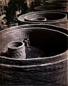 Game In Wooden Construction — Lee Seung-taek