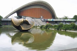 Large Divided Oval_butterfly — Henry Moore