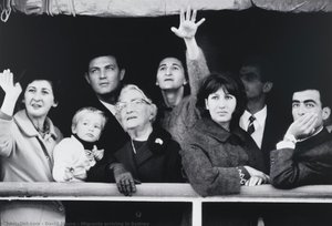 Migrants Arriving In Sydney — David Moore