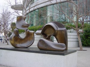 Henrymoore5piecefigure — Henry Moore