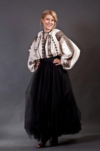 Aievea Collection; \nmuntenia Traditional Shirt;\nbased On Artefact Of The National Museum Of The Romanian Peasant — Carolina Birzaianu