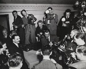 Thomas E. Dewey And Photographers — Weegee (arthur Fellig)