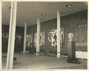 Exposição Portinari Na Feira Mundial — Frederico Kreutzenstein