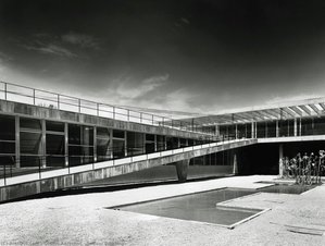School Building — Gisèle Aertsens