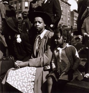 Parade Watchers — Aaron Siskind