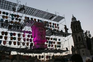 Escenario Coatlicue — Colectivo Última Hora And Juan Vázquez Morales