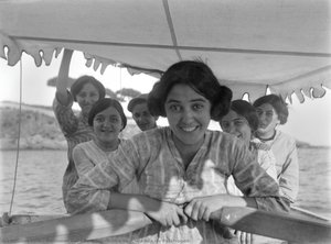 Girls in a boat (Calella de Palafrugell)