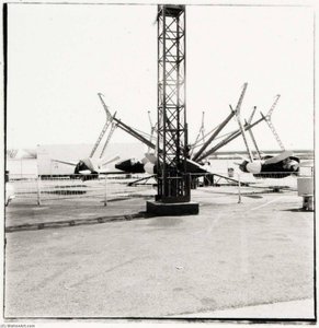Long Beach Pike (airplanes) — Judy Fiskin