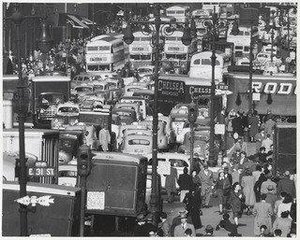 Traffic On Fifth Avenue — Andreas Feininger
