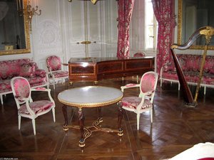 Un Salon Dans Le Petit Trianon
