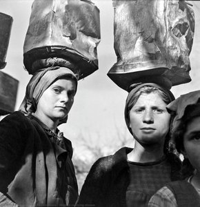 Women Carrying Stones — Voúla Papaïoánnou