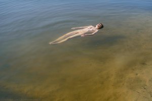 Pond — Elina Brotherus