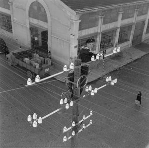 Linesmen Installing Telephone Lines At The Top Of A Pole — Horácio De Sousa Novais