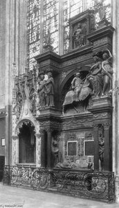 Monument to Louis de Brézé