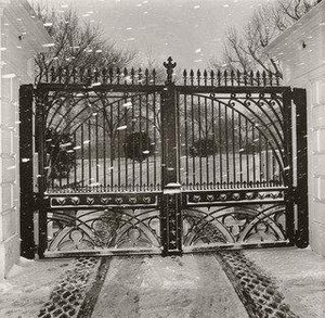 Outside The Gate — Rosalind Fox Solomon