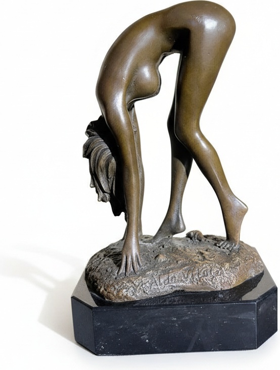 Bronze Female Figure Sculpture – Patinated Art Deco Form